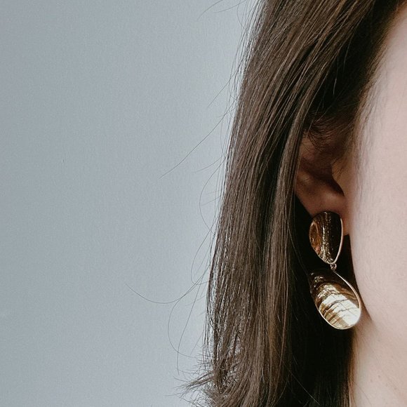 Adornmonde Blaisot Gold Earrings - Picture 3 of 5